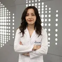 Op. Dr. Betül Yıldız — Kadın Hastalıkları Ve Doğum, Ataşehir, İstanbul. Portre fotoğrafı.
