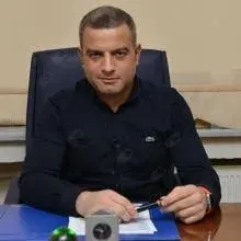 Prof. Dr. Hüseyin Yetik — Göz Hastalıkları, Fatih, İstanbul. Portre fotoğrafı.