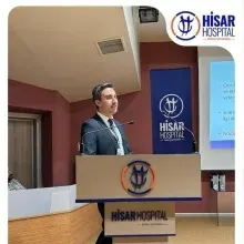 Doç. Dr. Aziz Kara — Çocuk ve Ergen Psikiyatrisi, Ümraniye, İstanbul. Portre fotoğrafı.