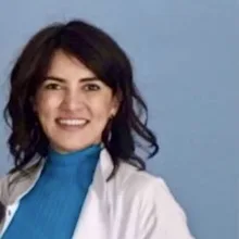 Op. Dr. Özlem Türk — Kulak Burun Boğaz, Eskişehir. Portre fotoğrafı.