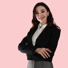 Uzm. Dr. Merve Cura — Çocuk ve Ergen Psikiyatrisi, Ankara. Portre fotoğrafı.