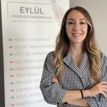 Psk. Seçil Boyraz — Psikoloji, Balıkesir. Portre fotoğrafı.