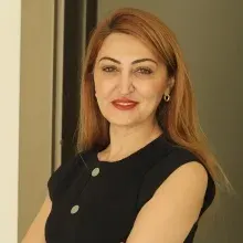 Op. Dr. Diler Ceylan Koyuncu — Kadın Hastalıkları Ve Doğum, İstanbul. Portre fotoğrafı.