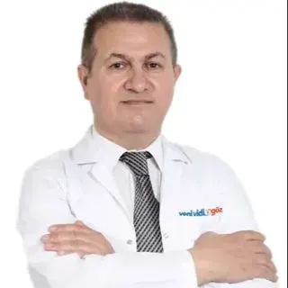 Op. Dr. Muhammed Enveri — Göz Hastalıkları, Bakırköy, İstanbul. Portre fotoğrafı.