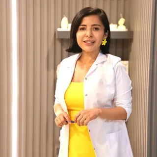 Op. Dr. Sezen Buko — Kadın Hastalıkları Ve Doğum, Gaziantep. Portre fotoğrafı.