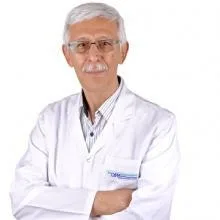 Op. Dr. İbrahim Selçuk Turan — Göz Hastalıkları, Antalya. Portre fotoğrafı.