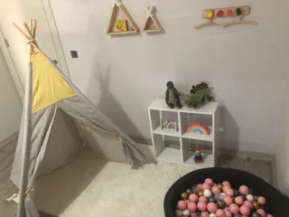 Dkt. Emel Gürler profilinde yer alan galeri fotoğrafı.