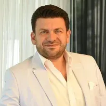 Prof. Dr. Bülent Dinç — Genel Cerrahi, Antalya. Portre fotoğrafı.