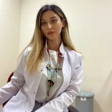 Dyt. Gamze Kaçar — Diyetisyen. Portre fotoğrafı.