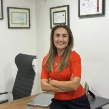 Prof. Dr. Figen Yılmaz — Fiziksel Tıp Ve Rehabilitasyon, İstanbul. Portre fotoğrafı.