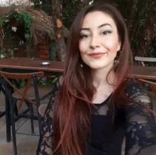 Dyt. Gülçin Kum — Diyetisyen. Portre fotoğrafı.