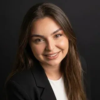 Kl. Psk. Aleyna Acar — Psikoloji, İstanbul. Portre fotoğrafı.