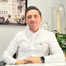 Uzm. Fzt. Cihat Seyrek — Fizyoterapi Ve Rehabilitasyon, İstanbul. Portre fotoğrafı.