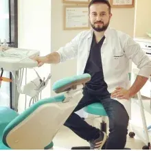 Dt. Mustafa Aydın Özer — Diş Hekimi, Kocaeli. Portre fotoğrafı.