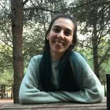 Dyt. Damla Nur Celayir — Diyetisyen. Portre fotoğrafı.