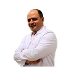 Dr. Cemşid Alim — Acil Tıp, Antalya. Portre fotoğrafı.