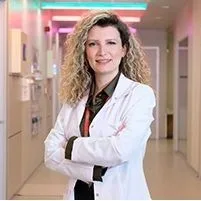 Kl. Psk. Merve Umay Candaş Demir — Psikoloji, Kadıköy, İstanbul. Portre fotoğrafı.