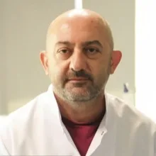 Doç. Dr. Utkan Kamil Akyol — İstanbul. Portre fotoğrafı.