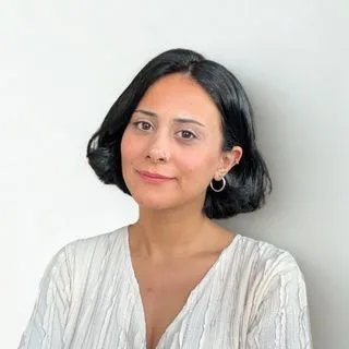Uzm. Psk. Esra Özel — İstanbul. Portre fotoğrafı.