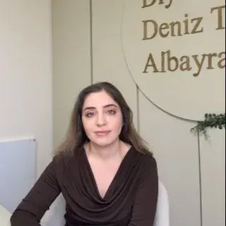 Dyt. Deniz Tosun Albayrak — Diyetisyen, Kocaeli. Portre fotoğrafı.