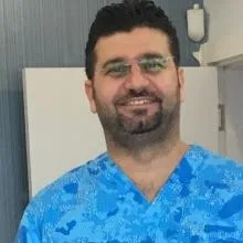 Dt. Soner Kurt — Diş Hekimi, Muratpaşa, Antalya. Portre fotoğrafı.