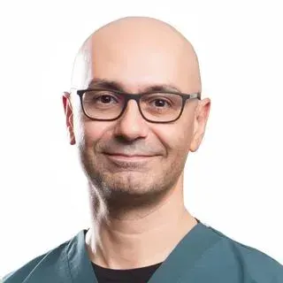 Prof. Dr. Rıza Önder Günaydın — Kulak Burun Boğaz, Ankara. Portre fotoğrafı.