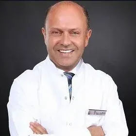 Uzm. Dr. Özcan Gökdemir — Kulak Burun Boğaz, Gebze, Kocaeli. Portre fotoğrafı.