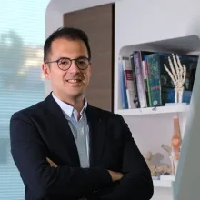Doç. Dr. Tuğrul Yıldırım — Ortopedi Ve Travmatoloji, Çankaya, Ankara. Portre fotoğrafı.