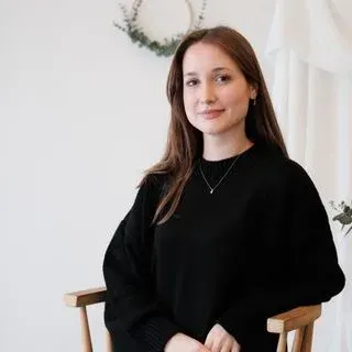 Kl. Psk. Elif Arabacı Susuz — Psikoloji, İzmir. Portre fotoğrafı.