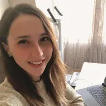 Uzm. Dyt. Asya Elif Bircan — Diyetisyen. Portre fotoğrafı.