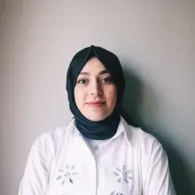 Psk. Ruveyda Erdem — Psikoloji, Mersin. Portre fotoğrafı.