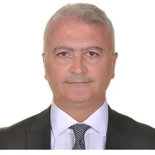 Prof. Dr. Mehmet Bülent Balioğlu — Ortopedi Ve Travmatoloji, İstanbul. Portre fotoğrafı.