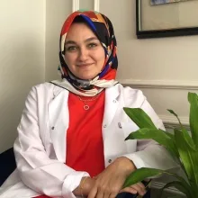 Dyt. Gözde Rümeysa Şallı — Diyetisyen. Portre fotoğrafı.