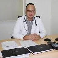 Op. Dr. Serdar Memişoğlu — Ortopedi Ve Travmatoloji. Portre fotoğrafı.