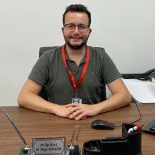 Uzm. Dr. Mustafa Tolga Tunagür — Çocuk ve Ergen Psikiyatrisi, Sakarya. Portre fotoğrafı.