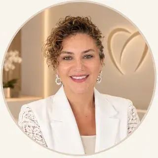 Dr. Dt. Özlem Sancak — Ankara. Portre fotoğrafı.