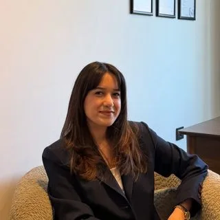 Psk. Aslı Uzer Akkoyun — Psikoloji, Samsun. Portre fotoğrafı.