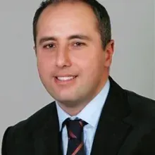 Prof. Dr. Cem Batukan — Kadın Hastalıkları Ve Doğum, Sarıyer, İstanbul. Portre fotoğrafı.