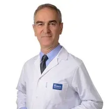 Op. Dr. Hamit Baki Duru — Plastik Rekonstrüktif Ve Estetik Cerrahi, Küçükçekmece, İstanbul. Portre fotoğrafı.