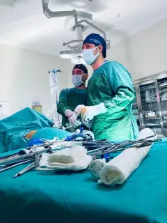 Doç. Dr. Uygar Miçooğulları profilinde yer alan galeri fotoğrafı.