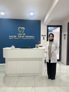 Uzm. Dt. Malike Aslan Kehribar profilinde yer alan galeri fotoğrafı.