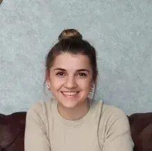 Dyt. İrem Solmaz Aydın — Diyetisyen, Kocaeli. Portre fotoğrafı.
