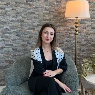 Psk. Ayşe Nur Koşar — Psikoloji, Antalya. Portre fotoğrafı.