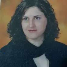 Uzm. Psk. Yeliz Şenyuva — Psikoloji, İstanbul. Portre fotoğrafı.