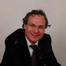 Doç. Dr. İsmail Mithat Akan — İstanbul. Portre fotoğrafı.