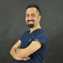 Dr. Dt. Hasan Orakçı — İzmit, Kocaeli. Portre fotoğrafı.