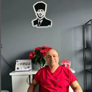 Doç. Dr. Özgür Şahin — Kadın Hastalıkları Ve Doğum, Çanakkale. Portre fotoğrafı.