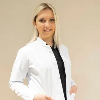 Fzt. Özge Kasapoğlu — Fizyoterapi Ve Rehabilitasyon, Meram, Konya. Portre fotoğrafı.
