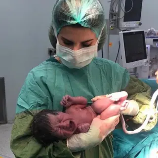 Op. Dr. Ulviyya Abdullayeva profilinde yer alan galeri fotoğrafı.