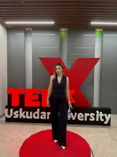 Dkt. Aybüke Akgün profilinde yer alan galeri fotoğrafı.